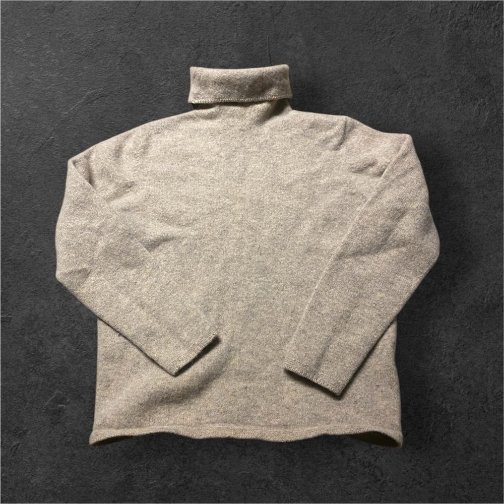 Uniqlo Turtleneck Sweater Women’s S Taupe Knit 100% Wool‎ Minimalist Winter